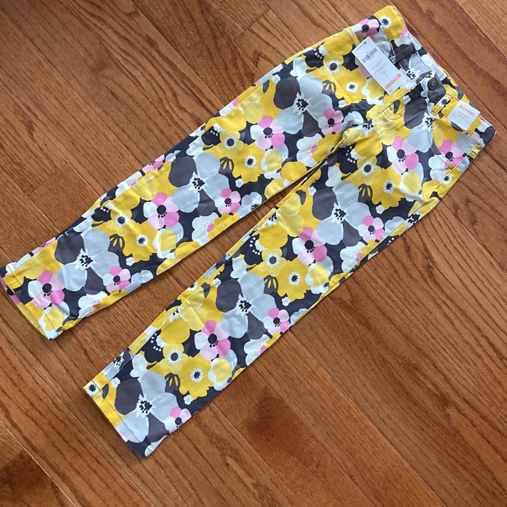 ⭐️NWT ⭐️Gymboree Flowered Jeans with adjustable waist size 7